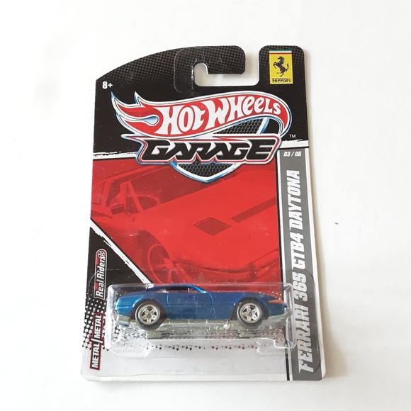 HOT WHEELS GARAGE  FERRARI 365 GTB4 DAYTONA 03/06 NEW - Picture 1 of 7